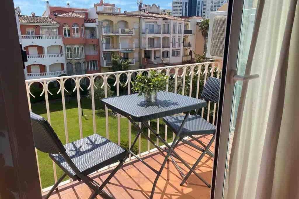 Apartamento Apartamento para 4 personas a 200 m de la playa. Ampuriabrava Exterior foto